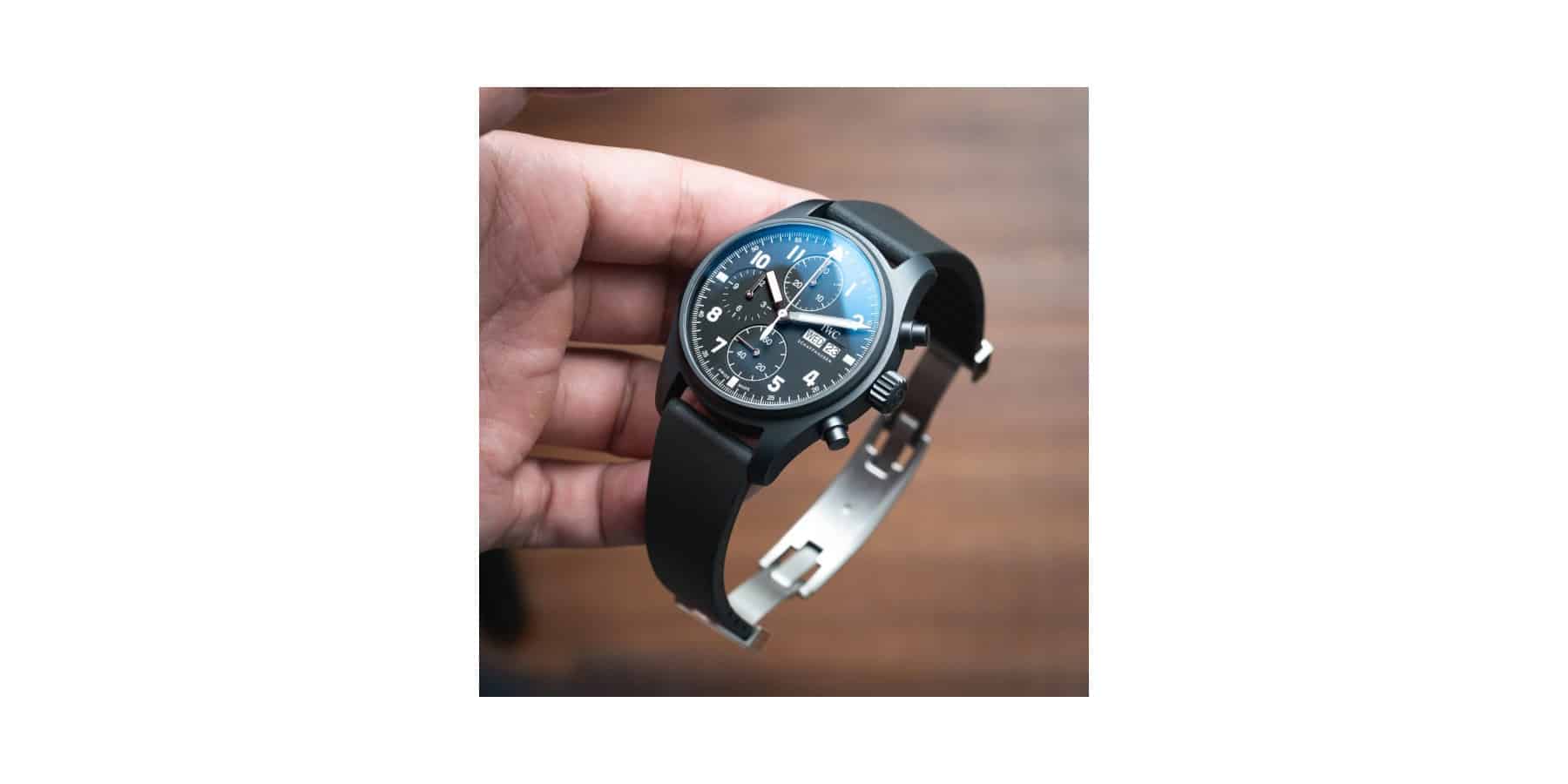 Le bracelet Delugs caoutchouc noir sur une montre IWC
